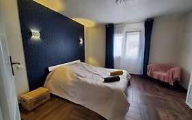 Appart 28m2 avec jardin et parking privés, chambre séparée