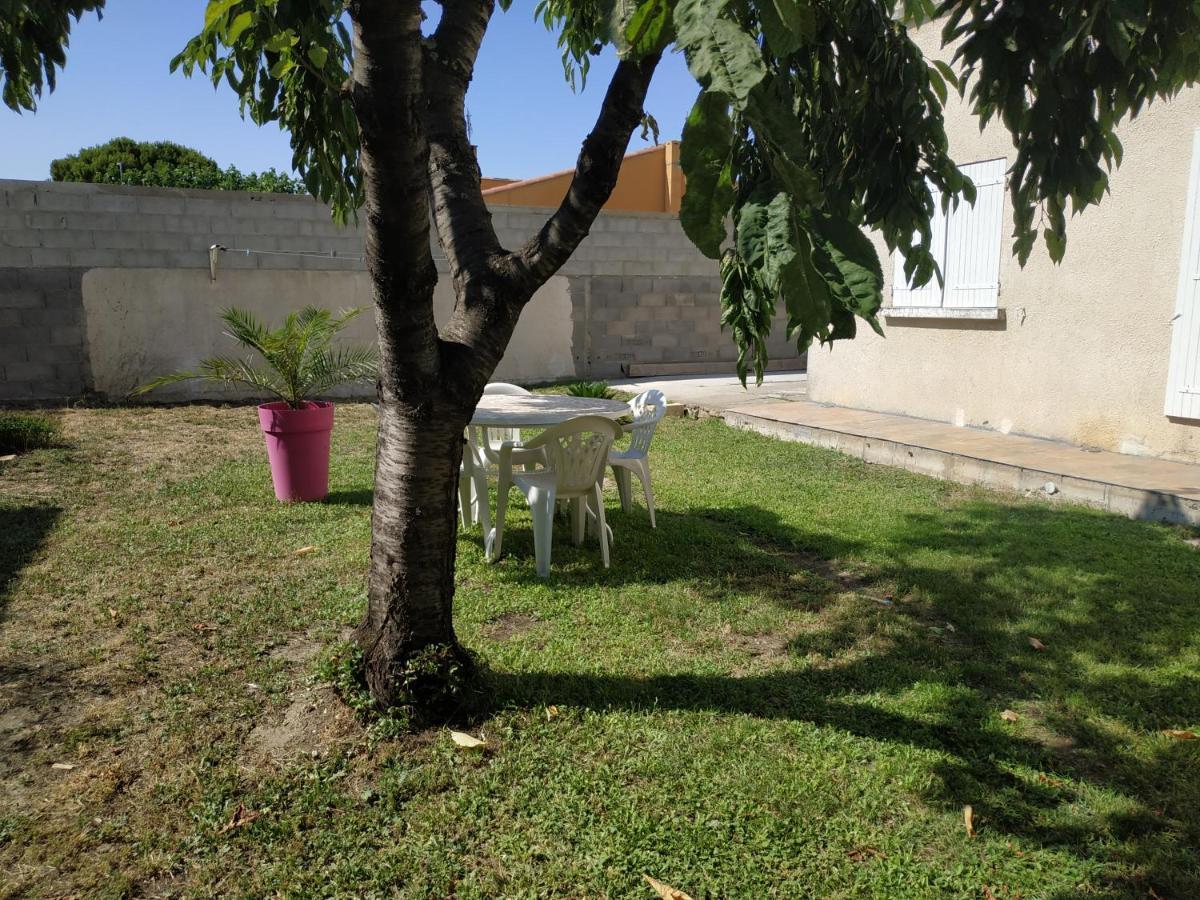 Appart 28m2 avec jardin et parking privés, chambre séparée Milhaud Extérieur photo