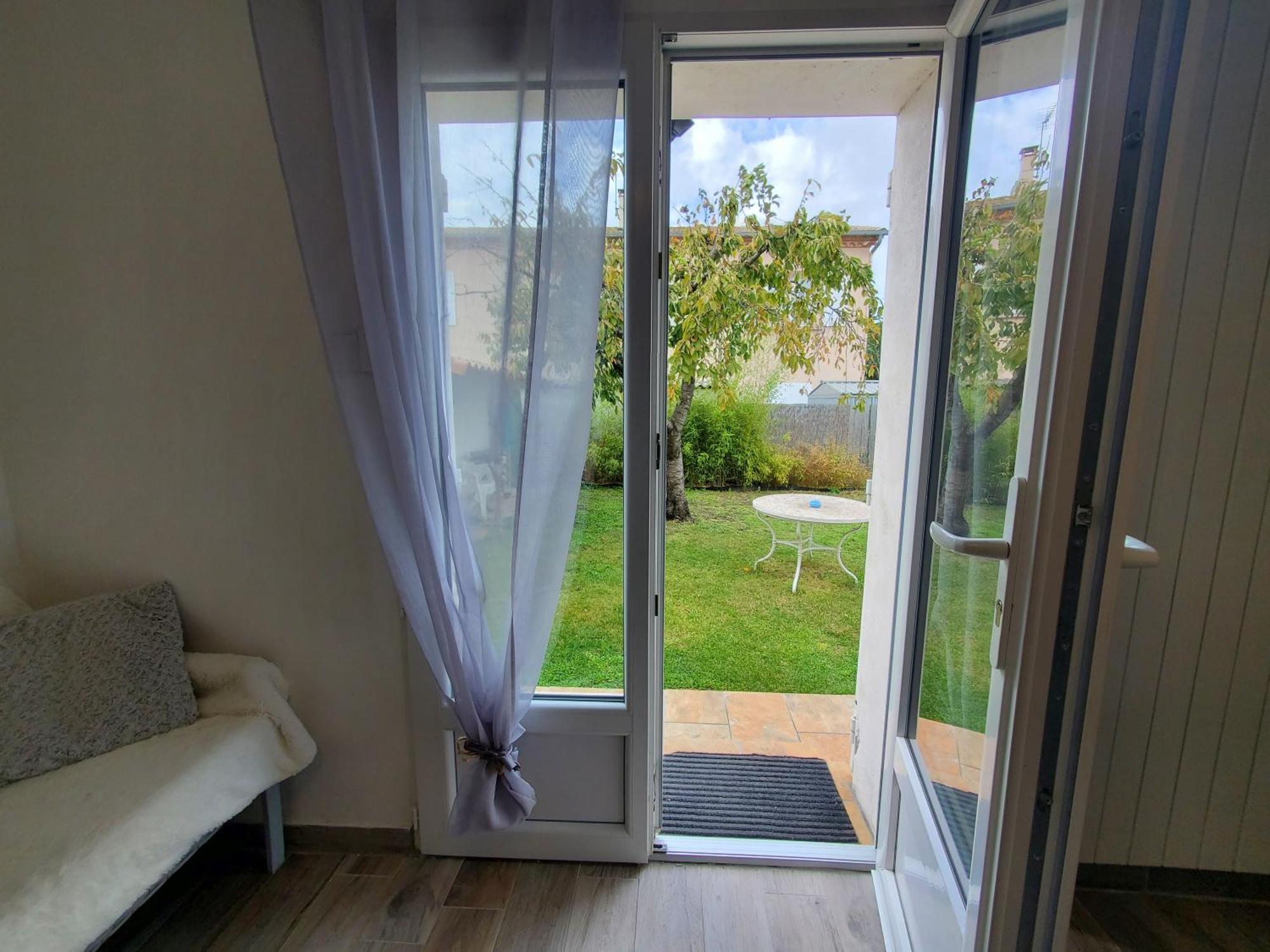 Appart 28m2 avec jardin et parking privés, chambre séparée Milhaud Chambre photo