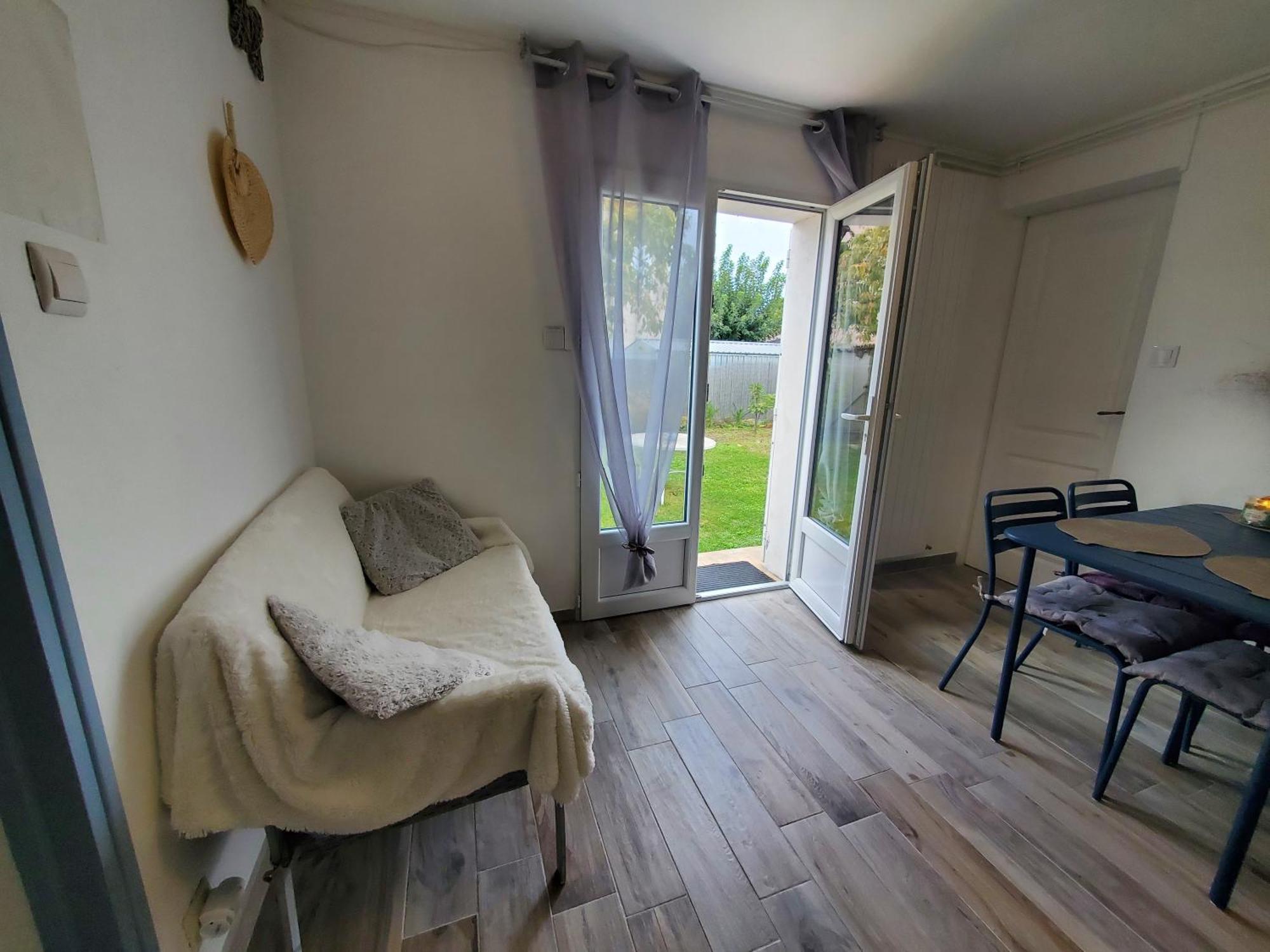 Appart 28m2 avec jardin et parking privés, chambre séparée Milhaud Extérieur photo